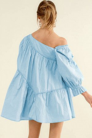 Голубое ассиметричное платье-сорочка с открытым плечом