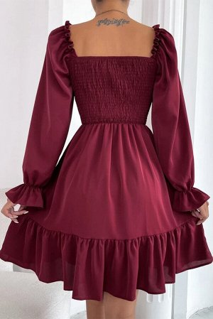 Бордовое платье с оборками и пышными рукавами