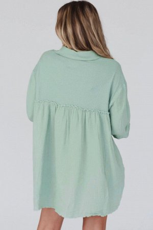 Зеленое платье-рубашка из текстурированной ткани и объемным рукавом
