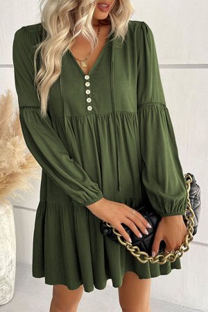 Зеленое многоярусное платье с V-образным вырезом и длинным рукавом