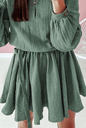 Зеленое платье мини с поясом и рукавом "фонарик"