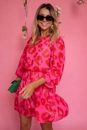 Розовое леопардовое платье мини с объемным рукавом