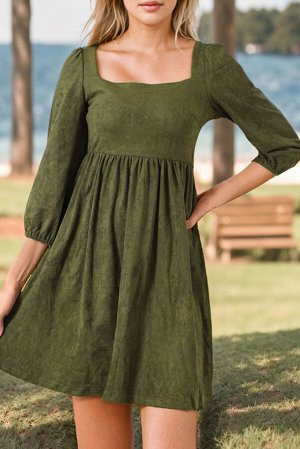 Зеленое платье мини с квадратным вырезом и укороченным рукавом "фонарик"
