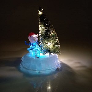 Композиция новогодняя Елочка с фигуркой LED 7,5 x 8,5 x 12 см, батарейки 3 шт AG13, микс