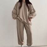 Спортивный костюм-двойка (свитшот + джоггеры), декорирован швами наружу, хаки