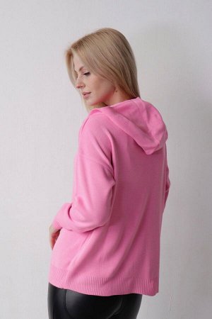 Пуловер с капюшоном розовый