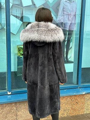 Одежда Шубка из меха бобрика с чернобуркой, 110 см
Размеры 46,48,50