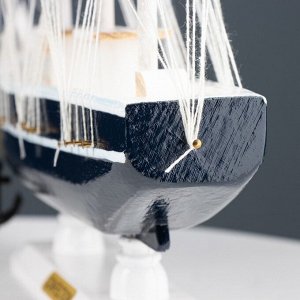 Сувенирная модель корабля «Диана», трехмачтовый с синими парусами, 40x9x36 см