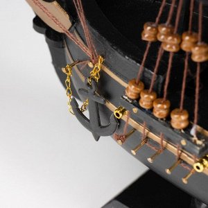Сувенирная модель корабля «Волк»