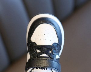 Кроссовки детские на шнурках и липучках, черные с белым