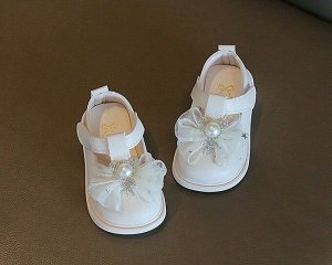 Туфли для девочки с застежкой на липучке, белые с бантиком и декором