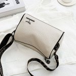 Женская сумка кросс-боди из эко кожи с металлическими элементами