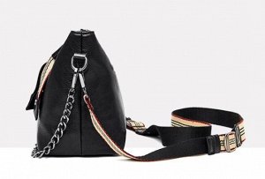 Женская сумка почтальонка из эко кожи с регулируемым ремешком, цепочкой и декоративным пуллером, цвет черный