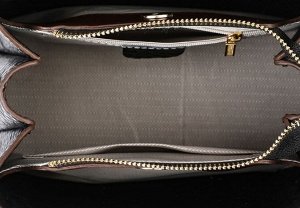 Женская сумка почтальонка из эко кожи с пряжкой-застежкой и регулируемым ремешком, цвет бежевый