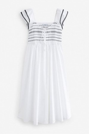 Белое платье-миди с квадратным вырезом и короткими рукавами с вышивкой