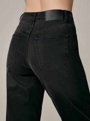 Черные джинсы mom с высокой посадкой и квадратными карманами