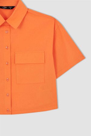 Укороченная рубашка из 100% хлопка из поплина с короткими рукавами и двойными карманами