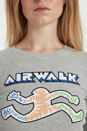 Облегающая футболка Cool Airwalk с круглым вырезом и длинными рукавами