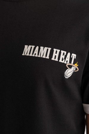 DeFactoFit Футболка стандартного кроя NBA Miami Heat из 100 % хлопка с круглым вырезом и короткими рукавами