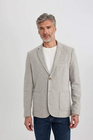 Приталенный пиджак в полоску на подкладке