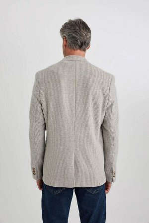 Приталенный пиджак в полоску на подкладке