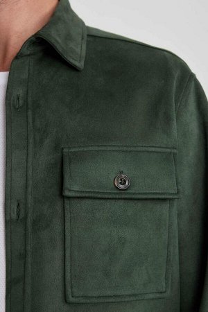 Замшевая куртка-рубашка стандартного кроя с воротником-поло и длинными рукавами
