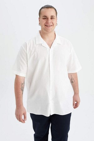 Рубашка большого размера из 100% хлопка с короткими рукавами и мятыми краями