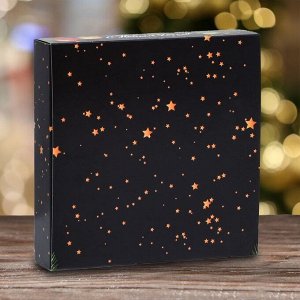 Упаковка для конфет 16 шт. «Новогодние ветви», 17.7x17.7x3.8 см