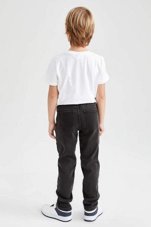 Джинсовые брюки узкого кроя для мальчиков