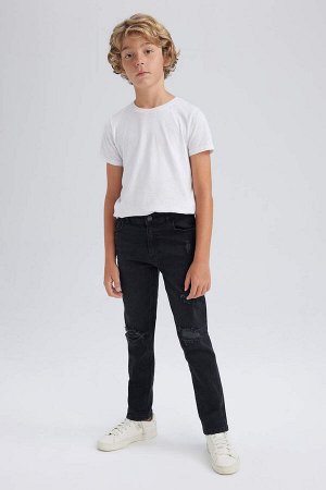 Облегающие джинсовые брюки скинни с рваными деталями для мальчиков