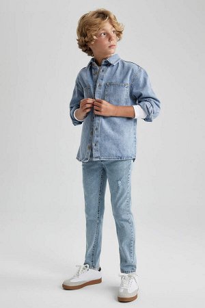 Джинсовые брюки узкого кроя с рваными деталями для мальчиков