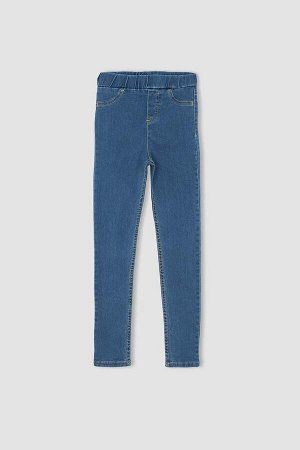 Узкие джинсовые брюки для девочек с декоративными карманами