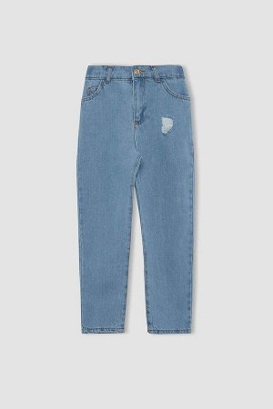 Рваные джинсовые брюки мамы для девочки