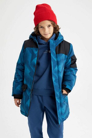 Длинное пальто с капюшоном и плюшевой подкладкой для мальчика