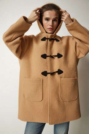 Женское пальто из букле с капюшоном и пуговицами цвета овчарки TO00117