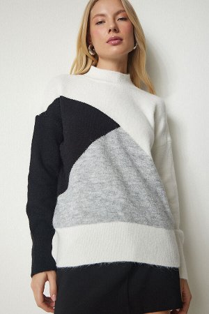 Женский трикотажный свитер цвета экрю черного цвета с воротником-стойкой MX00148