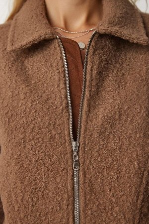 Женская куртка-букле цвета поло с воротником-поло DZ00095