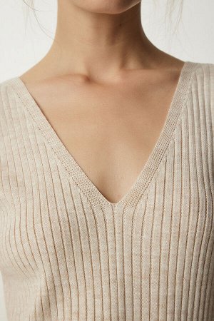 Женское бежевое вязаное платье-свитер на шнуровке KG00006