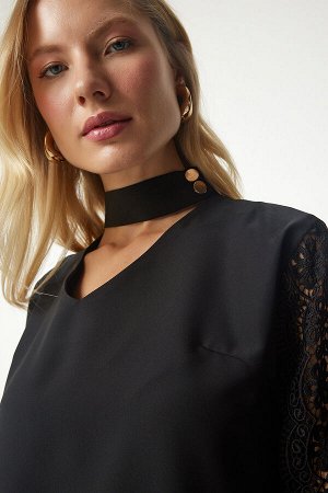 Женская черная стильная блузка с гипюровыми рукавами TO00092