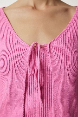 Розовый женский укороченный вязаный кардиган на шнуровке MT00143