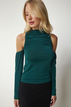 Женская изумрудно-зеленая трикотажная блузка с открытыми плечами TO00107