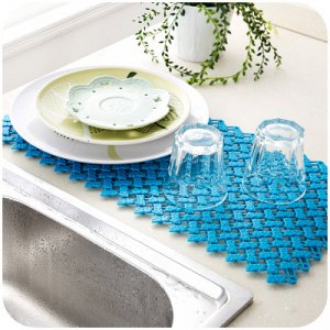 Пластмассовый водонепроницаемый коврик в ванную/кухню.