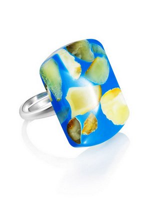 Яркое синее кольцо с мозаикой из натурального янтаря «Далматин»