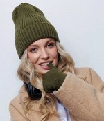 Шапка женская на осень из комортной пряжи с отворотом бини