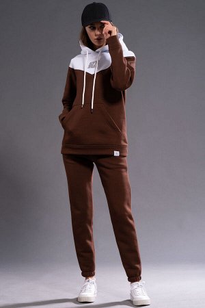 Костюм Костюм Kivviwear 3052305302 шоколадный 
Состав: ПЭ-26%; Хлопок-70%; Эластан-4%;
Сезон: Осень-Зима
Рост: 170

Худи с двухцветным дизайном привлекает внимание благодаря отделочной кокетке. Она д
