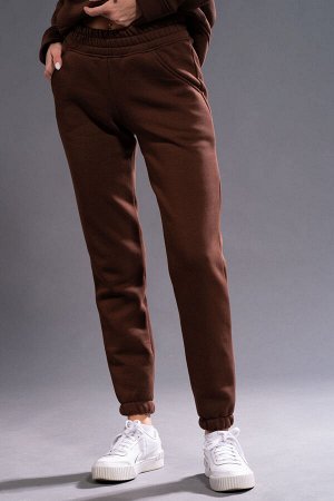 Костюм Костюм Kivviwear 3052305302 шоколадный 
Состав: ПЭ-26%; Хлопок-70%; Эластан-4%;
Сезон: Осень-Зима
Рост: 170

Худи с двухцветным дизайном привлекает внимание благодаря отделочной кокетке. Она д