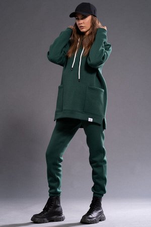 Костюм Костюм Kivviwear 4057405615 изумруд 
Состав: ПЭ-26%; Хлопок-70%; Эластан-4%;
Сезон: Осень-Зима
Рост: 170

Костюм ОВЕРСАЙСЗ, утепленный на флисе. Худи Oversize модели 4057 с капюшоном на подкла