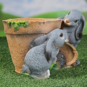 Фигурное кашпо для цветов «Зайцы у горшочка», 17 см, полистоун