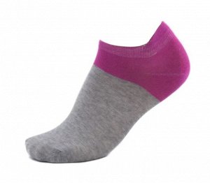 Женские спортивные носки из хлопка высокого качества.