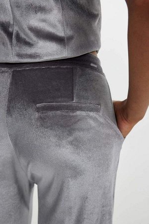 Широкие бархатные брюки с высокой талией и широкими штанинами